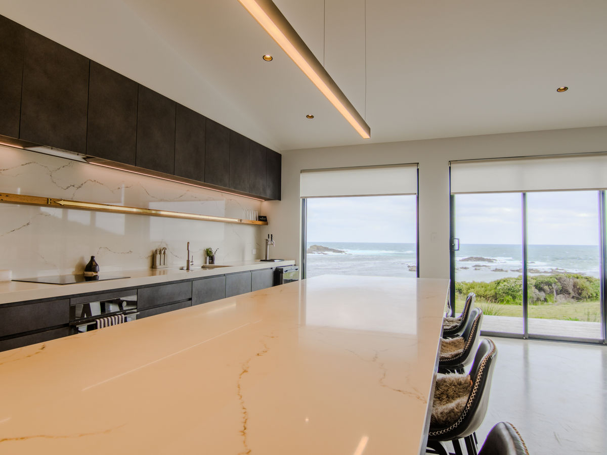Latitude House photo 6